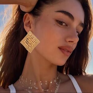 Zara Gold Square Earrings